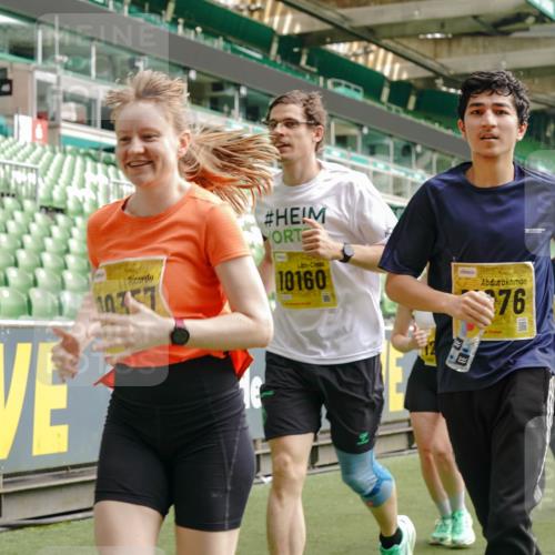 13.09.2026 - 21. swb-Marathon Bremen Michael Burmester http://msf.ph/oto/10475688 13.09.2026 10:38:57 Laufen im Stadion 10090, 10091, 10135, 10138, 10139, 10168, 10188, 10190, 10204, 10205, 10217, 10229, 10238, 10259, 10260, 10273, 10274, 10279, 10280, 10283, 10305, 10314, 10323, 10360, 10363, 10364, 10370, 10375, 10376, 10378, 10404, 10432, 10457, 10465, 10469, 10488, 10493, 10501, 10505, 10510, 10511, 10526, 10556, 10576, 10595, 10609, 10616, 10619, 10630, 10645, 10654, 10660, 10661, 10662, 10664, 10681, 10682, 10686, 10695, 10697, 10712, 10743, 10802, 10823 meine-sportfotos.de