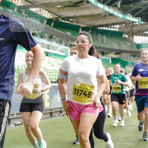 13.09.2026 - 21. swb-Marathon Bremen Michael Burmester http://msf.ph/oto/10475699 13.09.2026 10:38:58 Laufen im Stadion 10090, 10091, 10135, 10138, 10139, 10168, 10188, 10190, 10204, 10205, 10217, 10229, 10238, 10259, 10260, 10273, 10274, 10279, 10280, 10283, 10305, 10314, 10323, 10360, 10363, 10364, 10370, 10375, 10376, 10378, 10404, 10432, 10457, 10465, 10469, 10488, 10493, 10501, 10505, 10510, 10511, 10526, 10556, 10576, 10595, 10609, 10616, 10619, 10630, 10645, 10654, 10660, 10661, 10662, 10664, 10681, 10682, 10686, 10695, 10697, 10712, 10743, 10802, 10823 meine-sportfotos.de