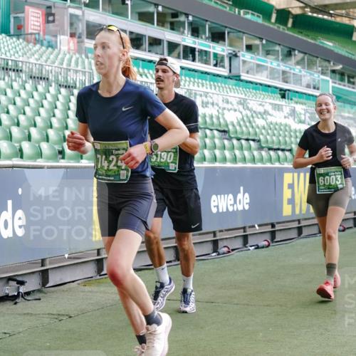 13.09.2026 - 21. swb-Marathon Bremen Michael Burmester http://msf.ph/oto/10475714 13.09.2026 13:16:40 Laufen im Stadion 134, 143, 153, 231, 263, 267, 271, 449, 588, 598, 612, 653, 990, 1057, 1185, 1312, 1465, 1539, 1813, 1825, 1874, 1987, 2013, 2067, 2096, 2218, 2235, 2259, 2351, 2359, 2363, 2381, 2385, 2386, 2389, 2468, 2532, 2550, 2562, 2579, 2586, 2655, 2664, 2667, 2678, 2698, 2760, 2778, 2783, 2797, 2799, 2821, 2846, 2859, 2874, 2974, 2984, 2996, 3001, 3075, 3104, 3133, 3157, 3165, 3185, 3195, 3213, 3237, 3265, 3314, 3331, 3366, 3382, 3387, 3479, 3486, 3501, 3506, 3512, 3829 meine-sportfotos.de