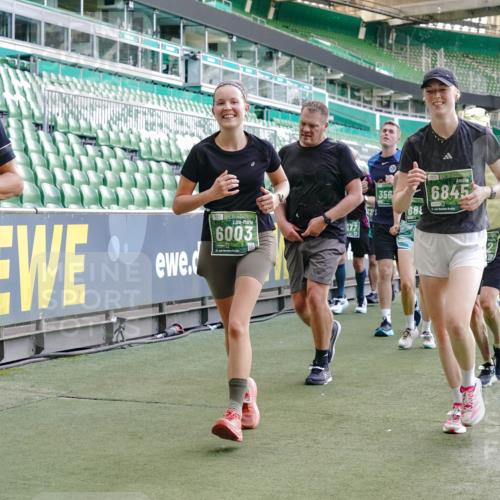 13.09.2026 - 21. swb-Marathon Bremen Michael Burmester http://msf.ph/oto/10475730 13.09.2026 13:16:40 Laufen im Stadion 134, 143, 153, 231, 263, 267, 271, 449, 588, 598, 612, 653, 990, 1057, 1185, 1312, 1465, 1539, 1813, 1825, 1874, 1987, 2013, 2067, 2096, 2218, 2235, 2259, 2351, 2359, 2363, 2381, 2385, 2386, 2389, 2468, 2532, 2550, 2562, 2579, 2586, 2655, 2664, 2667, 2678, 2698, 2760, 2778, 2783, 2797, 2799, 2821, 2846, 2859, 2874, 2974, 2984, 2996, 3001, 3075, 3104, 3133, 3157, 3165, 3185, 3195, 3213, 3237, 3265, 3314, 3331, 3366, 3382, 3387, 3479, 3486, 3501, 3506, 3512, 3829 meine-sportfotos.de