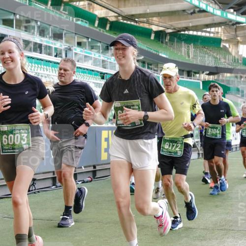 13.09.2026 - 21. swb-Marathon Bremen Michael Burmester http://msf.ph/oto/10475754 13.09.2026 13:16:41 Laufen im Stadion 134, 143, 153, 231, 263, 267, 271, 449, 588, 598, 612, 653, 990, 1057, 1185, 1312, 1465, 1539, 1813, 1825, 1874, 1987, 2013, 2067, 2096, 2218, 2259, 2351, 2363, 2381, 2385, 2386, 2389, 2468, 2532, 2550, 2562, 2579, 2586, 2655, 2664, 2667, 2678, 2698, 2760, 2778, 2783, 2797, 2799, 2821, 2846, 2859, 2874, 2974, 2984, 2996, 3001, 3075, 3104, 3133, 3157, 3165, 3185, 3195, 3213, 3237, 3265, 3314, 3331, 3366, 3382, 3387, 3479, 3486, 3501, 3506, 3512, 3829 meine-sportfotos.de