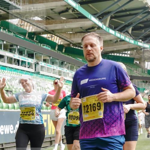 13.09.2026 - 21. swb-Marathon Bremen Michael Burmester http://msf.ph/oto/10475767 13.09.2026 10:39:00 Laufen im Stadion 10090, 10091, 10135, 10138, 10139, 10168, 10188, 10190, 10204, 10205, 10217, 10229, 10238, 10259, 10260, 10273, 10274, 10279, 10280, 10283, 10305, 10314, 10323, 10360, 10363, 10364, 10370, 10375, 10376, 10378, 10404, 10432, 10457, 10465, 10469, 10488, 10493, 10501, 10505, 10510, 10511, 10526, 10556, 10576, 10580, 10595, 10609, 10616, 10619, 10630, 10645, 10654, 10660, 10661, 10662, 10664, 10681, 10682, 10686, 10695, 10697, 10712, 10743, 10802, 10823 meine-sportfotos.de
