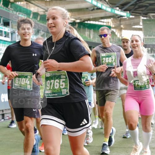 13.09.2026 - 21. swb-Marathon Bremen Michael Burmester http://msf.ph/oto/10475861 13.09.2026 13:16:43 Laufen im Stadion 134, 143, 153, 231, 263, 267, 271, 449, 588, 598, 612, 653, 990, 1057, 1185, 1312, 1465, 1539, 1813, 1825, 1874, 1987, 2013, 2067, 2096, 2218, 2259, 2351, 2363, 2381, 2385, 2386, 2389, 2419, 2468, 2532, 2550, 2562, 2579, 2586, 2655, 2664, 2667, 2678, 2698, 2760, 2778, 2783, 2797, 2799, 2821, 2846, 2859, 2874, 2974, 2984, 2996, 3001, 3075, 3104, 3133, 3157, 3165, 3185, 3195, 3213, 3237, 3265, 3314, 3331, 3366, 3382, 3387, 3431, 3479, 3486, 3501, 3506, 3512, 3829 meine-sportfotos.de