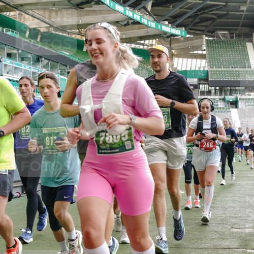 13.09.2026 - 21. swb-Marathon Bremen Michael Burmester http://msf.ph/oto/10475881 13.09.2026 13:16:44 Laufen im Stadion 134, 143, 153, 231, 263, 267, 271, 449, 588, 598, 612, 653, 990, 1057, 1185, 1312, 1465, 1539, 1813, 1825, 1874, 1987, 2013, 2067, 2096, 2218, 2259, 2351, 2363, 2381, 2385, 2386, 2389, 2419, 2468, 2532, 2550, 2562, 2579, 2586, 2655, 2664, 2667, 2678, 2698, 2760, 2778, 2783, 2797, 2799, 2821, 2846, 2859, 2874, 2974, 2984, 2996, 3001, 3075, 3104, 3133, 3157, 3165, 3185, 3195, 3213, 3237, 3265, 3314, 3331, 3366, 3382, 3387, 3431, 3479, 3486, 3501, 3506, 3512 meine-sportfotos.de