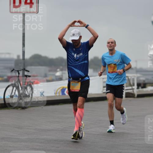 13.09.2026 - Kiel Lauf Andreas Tolksdorf http://msf.ph/oto/10475891 13.09.2026 11:48:29 Kiellinie 3502 meine-sportfotos.de
