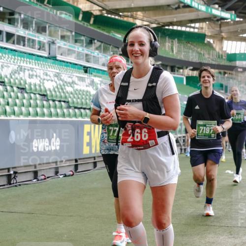 13.09.2026 - 21. swb-Marathon Bremen Michael Burmester http://msf.ph/oto/10475944 13.09.2026 13:16:46 Laufen im Stadion 134, 143, 153, 231, 263, 267, 271, 449, 588, 598, 612, 653, 990, 1057, 1185, 1312, 1424, 1425, 1465, 1539, 1790, 1813, 1825, 1874, 1987, 2013, 2067, 2096, 2218, 2259, 2351, 2363, 2381, 2385, 2386, 2389, 2419, 2468, 2532, 2550, 2562, 2579, 2586, 2655, 2664, 2667, 2678, 2698, 2778, 2783, 2797, 2799, 2821, 2846, 2859, 2874, 2974, 2984, 2996, 3001, 3075, 3104, 3133, 3157, 3165, 3185, 3195, 3213, 3237, 3265, 3314, 3331, 3366, 3382, 3387, 3431, 3479, 3486, 3501, 3506, 3512 meine-sportfotos.de