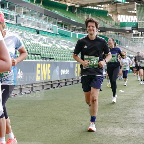 13.09.2026 - 21. swb-Marathon Bremen Michael Burmester http://msf.ph/oto/10475955 13.09.2026 13:16:47 Laufen im Stadion 134, 143, 153, 231, 263, 267, 271, 449, 588, 598, 612, 653, 990, 1057, 1185, 1312, 1424, 1425, 1465, 1539, 1790, 1813, 1825, 1874, 1987, 2013, 2067, 2096, 2218, 2259, 2351, 2363, 2381, 2385, 2386, 2389, 2419, 2468, 2532, 2550, 2562, 2579, 2586, 2655, 2664, 2667, 2678, 2698, 2778, 2783, 2797, 2799, 2821, 2846, 2859, 2874, 2974, 2984, 2996, 3001, 3075, 3104, 3133, 3157, 3165, 3185, 3195, 3213, 3237, 3265, 3314, 3331, 3366, 3382, 3387, 3431, 3479, 3486, 3501, 3506, 3512 meine-sportfotos.de