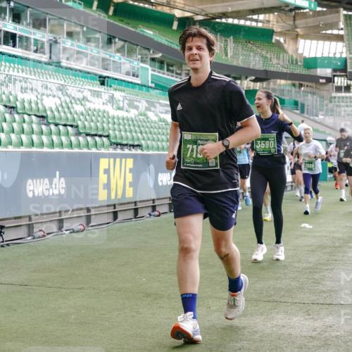 13.09.2026 - 21. swb-Marathon Bremen Michael Burmester http://msf.ph/oto/10475979 13.09.2026 13:16:47 Laufen im Stadion 134, 143, 153, 231, 263, 267, 271, 449, 588, 598, 612, 653, 990, 1057, 1185, 1312, 1424, 1425, 1465, 1539, 1790, 1813, 1825, 1874, 1987, 2013, 2067, 2096, 2218, 2259, 2351, 2363, 2381, 2385, 2386, 2389, 2419, 2468, 2532, 2550, 2562, 2579, 2586, 2655, 2664, 2667, 2678, 2698, 2778, 2783, 2797, 2799, 2821, 2846, 2859, 2874, 2974, 2984, 2996, 3001, 3075, 3104, 3133, 3157, 3165, 3185, 3195, 3213, 3237, 3265, 3314, 3331, 3366, 3382, 3387, 3431, 3479, 3486, 3501, 3506, 3512 meine-sportfotos.de
