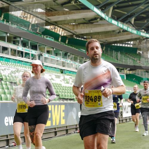 13.09.2026 - 21. swb-Marathon Bremen Michael Burmester http://msf.ph/oto/10476015 13.09.2026 10:39:08 Laufen im Stadion 10135, 10138, 10139, 10168, 10188, 10190, 10204, 10205, 10217, 10229, 10234, 10238, 10259, 10260, 10279, 10280, 10305, 10314, 10360, 10363, 10364, 10370, 10375, 10376, 10378, 10404, 10432, 10457, 10465, 10469, 10484, 10488, 10493, 10501, 10505, 10510, 10511, 10526, 10556, 10576, 10580, 10595, 10609, 10616, 10619, 10630, 10645, 10654, 10660, 10661, 10662, 10664, 10681, 10682, 10686, 10695, 10697, 10712, 10737, 10743, 10802, 10823 meine-sportfotos.de