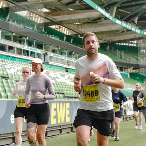 13.09.2026 - 21. swb-Marathon Bremen Michael Burmester http://msf.ph/oto/10476028 13.09.2026 10:39:08 Laufen im Stadion 10135, 10138, 10139, 10168, 10188, 10190, 10204, 10205, 10217, 10229, 10234, 10238, 10259, 10260, 10279, 10280, 10305, 10314, 10360, 10363, 10364, 10370, 10375, 10376, 10378, 10404, 10432, 10457, 10465, 10469, 10484, 10488, 10493, 10501, 10505, 10510, 10511, 10526, 10556, 10576, 10580, 10595, 10609, 10616, 10619, 10630, 10645, 10654, 10660, 10661, 10662, 10664, 10681, 10682, 10686, 10695, 10697, 10712, 10737, 10743, 10802, 10823 meine-sportfotos.de