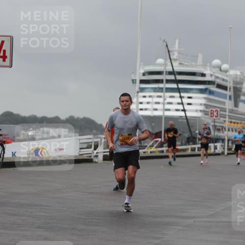 13.09.2026 - Kiel Lauf Andreas Tolksdorf http://msf.ph/oto/10476061 13.09.2026 11:48:37 Kiellinie 2926, 4, 7424, 3 meine-sportfotos.de