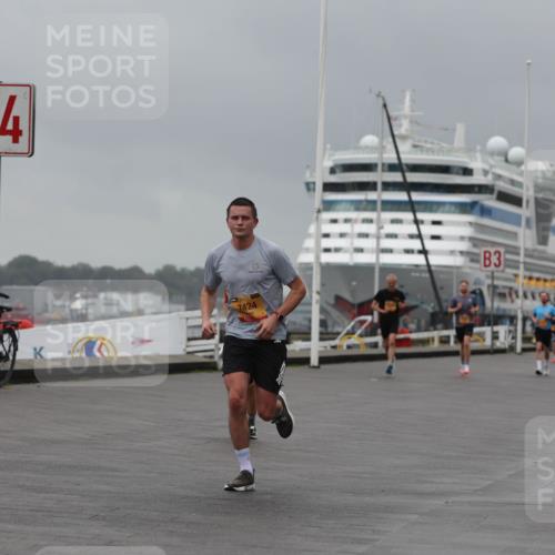 13.09.2026 - Kiel Lauf Andreas Tolksdorf http://msf.ph/oto/10476071 13.09.2026 11:48:37 Kiellinie 2926, 4, 7424, 3 meine-sportfotos.de
