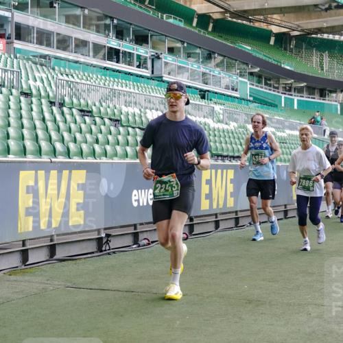 13.09.2026 - 21. swb-Marathon Bremen Michael Burmester http://msf.ph/oto/10476085 13.09.2026 13:16:50 Laufen im Stadion 134, 143, 153, 231, 267, 271, 449, 588, 598, 612, 653, 990, 1057, 1185, 1312, 1424, 1425, 1465, 1539, 1790, 1813, 1825, 1874, 1987, 2013, 2067, 2096, 2218, 2259, 2351, 2363, 2381, 2385, 2386, 2389, 2419, 2468, 2532, 2550, 2562, 2579, 2586, 2601, 2655, 2664, 2667, 2678, 2698, 2778, 2797, 2799, 2821, 2846, 2874, 2974, 2984, 2996, 3001, 3075, 3104, 3133, 3157, 3165, 3180, 3185, 3195, 3213, 3237, 3265, 3314, 3331, 3337, 3366, 3382, 3387, 3421, 3431, 3479, 3486, 3501, 3506, 3512 meine-sportfotos.de