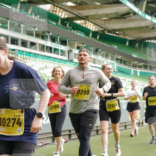 13.09.2026 - 21. swb-Marathon Bremen Michael Burmester http://msf.ph/oto/10476143 13.09.2026 10:39:11 Laufen im Stadion 10135, 10138, 10139, 10168, 10188, 10190, 10204, 10205, 10217, 10229, 10234, 10238, 10259, 10260, 10279, 10280, 10305, 10314, 10360, 10363, 10364, 10370, 10375, 10376, 10378, 10404, 10432, 10457, 10465, 10469, 10484, 10488, 10493, 10501, 10505, 10510, 10511, 10526, 10556, 10576, 10580, 10595, 10609, 10616, 10619, 10630, 10645, 10654, 10660, 10661, 10662, 10664, 10681, 10682, 10686, 10695, 10697, 10712, 10737, 10743, 10802, 10823 meine-sportfotos.de