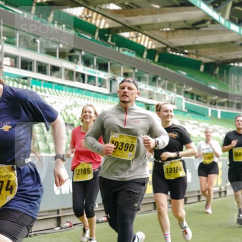 13.09.2026 - 21. swb-Marathon Bremen Michael Burmester http://msf.ph/oto/10476154 13.09.2026 10:39:12 Laufen im Stadion 10135, 10138, 10139, 10168, 10188, 10190, 10204, 10205, 10217, 10229, 10234, 10238, 10259, 10260, 10279, 10280, 10305, 10314, 10360, 10363, 10364, 10370, 10375, 10376, 10378, 10404, 10432, 10457, 10465, 10469, 10484, 10493, 10501, 10505, 10510, 10511, 10526, 10556, 10576, 10580, 10595, 10609, 10616, 10619, 10630, 10645, 10654, 10660, 10661, 10662, 10664, 10681, 10682, 10686, 10695, 10697, 10712, 10737, 10743, 10802, 10823 meine-sportfotos.de