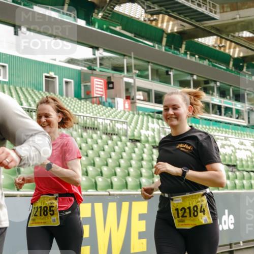 13.09.2026 - 21. swb-Marathon Bremen Michael Burmester http://msf.ph/oto/10476214 13.09.2026 10:39:13 Laufen im Stadion 10135, 10138, 10139, 10168, 10188, 10190, 10204, 10205, 10217, 10229, 10234, 10238, 10259, 10260, 10279, 10280, 10305, 10314, 10360, 10363, 10364, 10370, 10375, 10376, 10378, 10404, 10432, 10457, 10465, 10469, 10484, 10493, 10501, 10505, 10510, 10511, 10526, 10556, 10576, 10580, 10595, 10599, 10609, 10616, 10619, 10630, 10645, 10654, 10660, 10661, 10662, 10664, 10681, 10682, 10686, 10695, 10697, 10712, 10737, 10743, 10802, 10823 meine-sportfotos.de
