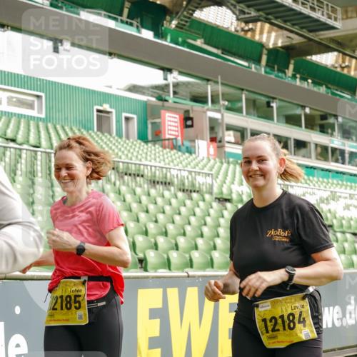 13.09.2026 - 21. swb-Marathon Bremen Michael Burmester http://msf.ph/oto/10476228 13.09.2026 10:39:13 Laufen im Stadion 10135, 10138, 10139, 10168, 10188, 10190, 10204, 10205, 10217, 10229, 10234, 10238, 10259, 10260, 10279, 10280, 10305, 10314, 10360, 10363, 10364, 10370, 10375, 10376, 10378, 10404, 10432, 10457, 10465, 10469, 10484, 10493, 10501, 10505, 10510, 10511, 10526, 10556, 10576, 10580, 10595, 10599, 10609, 10616, 10619, 10630, 10645, 10654, 10660, 10661, 10662, 10664, 10681, 10682, 10686, 10695, 10697, 10712, 10737, 10743, 10802, 10823 meine-sportfotos.de