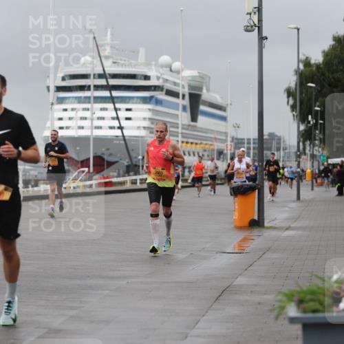 13.09.2026 - Kiel Lauf Andreas Tolksdorf http://msf.ph/oto/10476271 13.09.2026 11:48:55 Kiellinie 3360, 100 meine-sportfotos.de