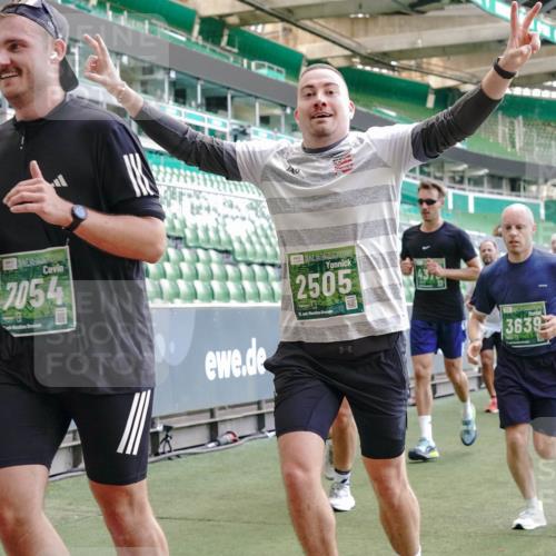 13.09.2026 - 21. swb-Marathon Bremen Michael Burmester http://msf.ph/oto/10476333 13.09.2026 13:16:56 Laufen im Stadion 134, 143, 153, 231, 267, 271, 449, 588, 598, 612, 653, 990, 1057, 1185, 1312, 1424, 1425, 1465, 1539, 1790, 1813, 1825, 1874, 1987, 2013, 2067, 2096, 2218, 2259, 2351, 2363, 2381, 2386, 2389, 2419, 2468, 2532, 2550, 2562, 2579, 2586, 2601, 2655, 2664, 2678, 2698, 2778, 2797, 2799, 2821, 2846, 2874, 2974, 2984, 2996, 3001, 3075, 3104, 3133, 3165, 3180, 3195, 3213, 3237, 3265, 3314, 3331, 3337, 3366, 3382, 3387, 3421, 3431, 3479, 3486, 3501, 3506, 3512, 3548 meine-sportfotos.de