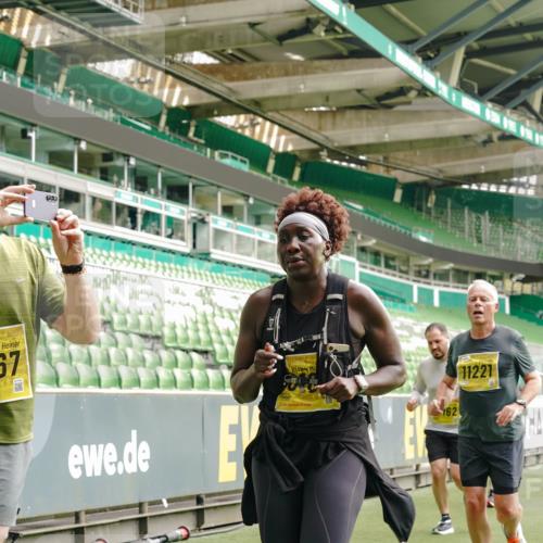 13.09.2026 - 21. swb-Marathon Bremen Michael Burmester http://msf.ph/oto/10476338 13.09.2026 10:39:16 Laufen im Stadion 10135, 10138, 10139, 10168, 10188, 10190, 10204, 10205, 10217, 10229, 10234, 10238, 10259, 10260, 10279, 10280, 10305, 10314, 10360, 10363, 10364, 10370, 10375, 10376, 10378, 10386, 10404, 10432, 10457, 10465, 10469, 10484, 10493, 10501, 10505, 10510, 10511, 10526, 10556, 10576, 10580, 10595, 10599, 10609, 10616, 10619, 10630, 10645, 10653, 10654, 10660, 10661, 10662, 10664, 10681, 10682, 10686, 10695, 10697, 10712, 10737, 10743, 10802, 10823 meine-sportfotos.de