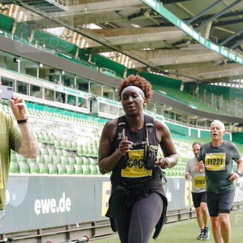 13.09.2026 - 21. swb-Marathon Bremen Michael Burmester http://msf.ph/oto/10476352 13.09.2026 10:39:16 Laufen im Stadion 10135, 10138, 10139, 10168, 10188, 10190, 10204, 10205, 10217, 10229, 10234, 10238, 10259, 10260, 10279, 10280, 10305, 10314, 10360, 10363, 10364, 10370, 10375, 10376, 10378, 10386, 10404, 10432, 10457, 10465, 10469, 10484, 10493, 10501, 10505, 10510, 10511, 10526, 10556, 10576, 10580, 10595, 10599, 10609, 10616, 10619, 10630, 10645, 10653, 10654, 10660, 10661, 10662, 10664, 10681, 10682, 10686, 10695, 10697, 10712, 10737, 10743, 10802, 10823 meine-sportfotos.de