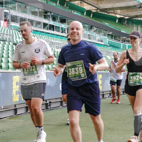 13.09.2026 - 21. swb-Marathon Bremen Michael Burmester http://msf.ph/oto/10476399 13.09.2026 13:16:57 Laufen im Stadion 134, 143, 153, 231, 267, 271, 449, 588, 598, 612, 653, 990, 1057, 1185, 1312, 1424, 1425, 1465, 1539, 1790, 1813, 1825, 1874, 1987, 2013, 2067, 2096, 2218, 2259, 2351, 2363, 2381, 2386, 2389, 2419, 2468, 2532, 2550, 2562, 2579, 2586, 2601, 2655, 2664, 2678, 2698, 2778, 2797, 2799, 2821, 2846, 2874, 2974, 2984, 2996, 3001, 3075, 3104, 3133, 3165, 3180, 3195, 3213, 3237, 3265, 3314, 3331, 3337, 3366, 3382, 3387, 3421, 3431, 3479, 3486, 3501, 3506, 3512, 3548 meine-sportfotos.de