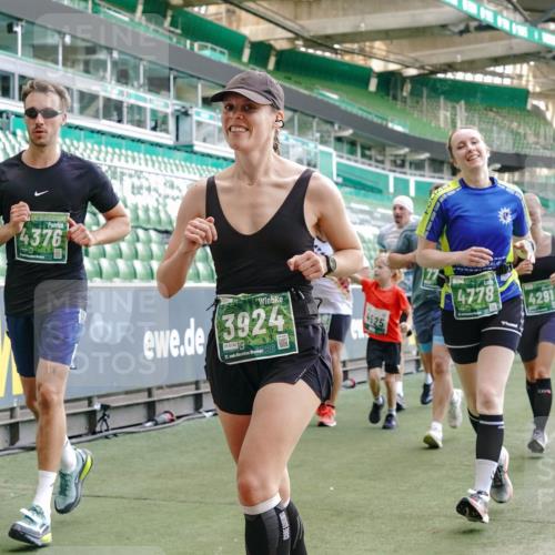 13.09.2026 - 21. swb-Marathon Bremen Michael Burmester http://msf.ph/oto/10476411 13.09.2026 13:16:58 Laufen im Stadion 134, 143, 153, 231, 267, 271, 449, 588, 598, 612, 653, 990, 1057, 1185, 1312, 1424, 1425, 1465, 1539, 1790, 1813, 1825, 1874, 1987, 2013, 2067, 2096, 2218, 2259, 2351, 2363, 2381, 2389, 2419, 2468, 2532, 2550, 2562, 2579, 2586, 2601, 2647, 2655, 2664, 2678, 2698, 2778, 2797, 2799, 2821, 2846, 2874, 2974, 2984, 2996, 3001, 3075, 3104, 3133, 3165, 3180, 3195, 3213, 3237, 3265, 3314, 3331, 3337, 3366, 3382, 3387, 3421, 3431, 3479, 3486, 3501, 3506, 3512, 3548 meine-sportfotos.de