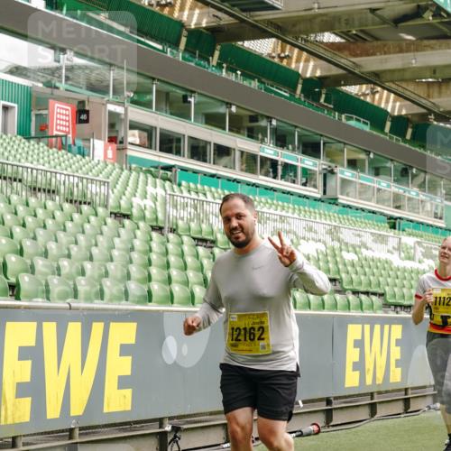 13.09.2026 - 21. swb-Marathon Bremen Michael Burmester http://msf.ph/oto/10476413 13.09.2026 10:39:19 Laufen im Stadion 10135, 10138, 10139, 10156, 10168, 10188, 10190, 10204, 10205, 10217, 10229, 10234, 10238, 10259, 10260, 10279, 10280, 10305, 10314, 10360, 10363, 10364, 10370, 10375, 10376, 10378, 10386, 10404, 10432, 10457, 10465, 10469, 10484, 10493, 10501, 10505, 10510, 10511, 10526, 10556, 10576, 10580, 10595, 10599, 10609, 10616, 10619, 10630, 10645, 10653, 10654, 10660, 10661, 10662, 10664, 10681, 10682, 10686, 10695, 10697, 10712, 10737, 10743, 10751, 10802, 10823 meine-sportfotos.de