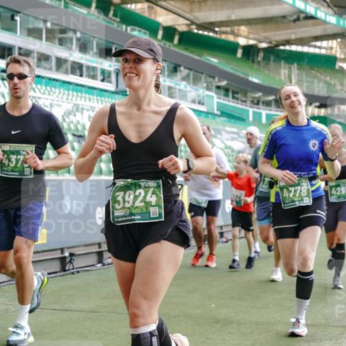13.09.2026 - 21. swb-Marathon Bremen Michael Burmester http://msf.ph/oto/10476421 13.09.2026 13:16:58 Laufen im Stadion 134, 143, 153, 231, 267, 271, 449, 588, 598, 612, 653, 990, 1057, 1185, 1312, 1424, 1425, 1465, 1539, 1790, 1813, 1825, 1874, 1987, 2013, 2067, 2096, 2218, 2259, 2351, 2363, 2381, 2389, 2419, 2468, 2532, 2550, 2562, 2579, 2586, 2601, 2647, 2655, 2664, 2678, 2698, 2778, 2797, 2799, 2821, 2846, 2874, 2974, 2984, 2996, 3001, 3075, 3104, 3133, 3165, 3180, 3195, 3213, 3237, 3265, 3314, 3331, 3337, 3366, 3382, 3387, 3421, 3431, 3479, 3486, 3501, 3506, 3512, 3548 meine-sportfotos.de