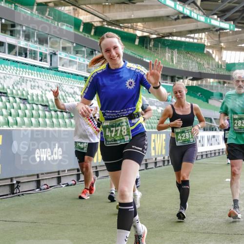 13.09.2026 - 21. swb-Marathon Bremen Michael Burmester http://msf.ph/oto/10476426 13.09.2026 13:16:59 Laufen im Stadion 134, 143, 153, 231, 267, 271, 449, 588, 598, 612, 653, 990, 1057, 1185, 1312, 1424, 1425, 1465, 1539, 1790, 1813, 1825, 1874, 1987, 2013, 2067, 2096, 2218, 2259, 2351, 2363, 2381, 2389, 2419, 2468, 2532, 2550, 2562, 2579, 2586, 2601, 2647, 2655, 2664, 2678, 2698, 2778, 2797, 2799, 2821, 2846, 2974, 2984, 2996, 3001, 3075, 3104, 3133, 3165, 3180, 3195, 3213, 3237, 3265, 3314, 3331, 3337, 3366, 3382, 3387, 3421, 3431, 3479, 3486, 3501, 3506, 3512, 3548 meine-sportfotos.de