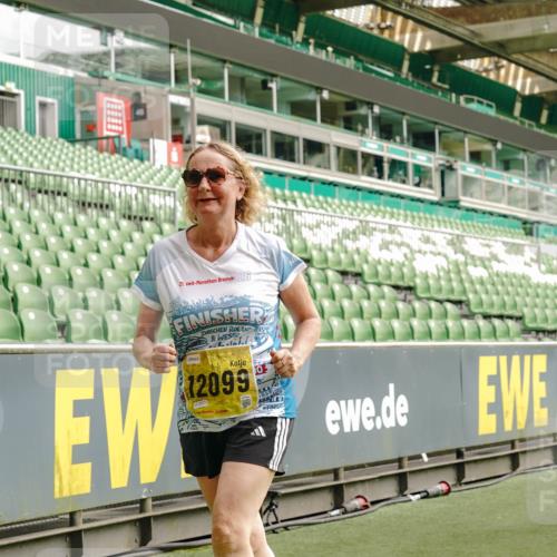13.09.2026 - 21. swb-Marathon Bremen Michael Burmester http://msf.ph/oto/10476488 13.09.2026 10:39:23 Laufen im Stadion 10135, 10138, 10139, 10156, 10168, 10188, 10190, 10204, 10205, 10217, 10229, 10234, 10238, 10259, 10260, 10279, 10280, 10305, 10314, 10360, 10363, 10364, 10370, 10378, 10386, 10404, 10457, 10465, 10469, 10484, 10493, 10501, 10505, 10510, 10511, 10526, 10556, 10570, 10576, 10580, 10595, 10599, 10609, 10616, 10619, 10630, 10645, 10653, 10660, 10661, 10662, 10664, 10681, 10682, 10686, 10695, 10696, 10697, 10712, 10737, 10743, 10751, 10802, 10823 meine-sportfotos.de