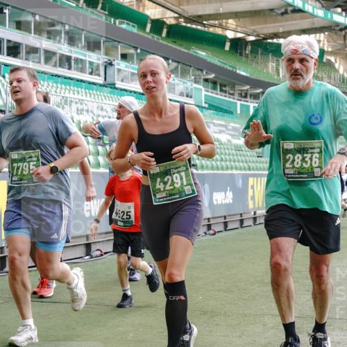 13.09.2026 - 21. swb-Marathon Bremen Michael Burmester http://msf.ph/oto/10476492 13.09.2026 13:17:00 Laufen im Stadion 134, 143, 153, 231, 267, 271, 311, 449, 588, 598, 612, 653, 990, 1057, 1185, 1312, 1424, 1425, 1465, 1539, 1790, 1813, 1825, 1874, 1987, 2013, 2067, 2096, 2218, 2259, 2351, 2363, 2381, 2389, 2419, 2468, 2532, 2550, 2562, 2579, 2586, 2601, 2647, 2655, 2664, 2678, 2698, 2778, 2797, 2799, 2821, 2846, 2974, 2984, 2996, 3001, 3075, 3104, 3133, 3165, 3180, 3195, 3213, 3237, 3265, 3314, 3331, 3337, 3366, 3382, 3387, 3421, 3431, 3479, 3486, 3501, 3506, 3512, 3548 meine-sportfotos.de