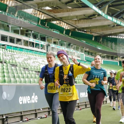 13.09.2026 - 21. swb-Marathon Bremen Michael Burmester http://msf.ph/oto/10476508 13.09.2026 10:39:24 Laufen im Stadion 10135, 10138, 10139, 10156, 10168, 10188, 10190, 10204, 10205, 10217, 10229, 10234, 10238, 10259, 10260, 10279, 10280, 10305, 10314, 10360, 10363, 10364, 10378, 10386, 10404, 10457, 10465, 10469, 10484, 10493, 10501, 10505, 10510, 10511, 10526, 10556, 10570, 10576, 10580, 10595, 10599, 10609, 10616, 10619, 10630, 10645, 10653, 10660, 10661, 10662, 10664, 10681, 10682, 10686, 10695, 10696, 10697, 10712, 10737, 10743, 10751, 10802, 10823 meine-sportfotos.de