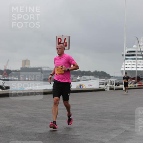 13.09.2026 - Kiel Lauf Andreas Tolksdorf http://msf.ph/oto/10476510 13.09.2026 11:49:20 Kiellinie  meine-sportfotos.de