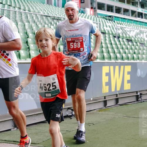 13.09.2026 - 21. swb-Marathon Bremen Michael Burmester http://msf.ph/oto/10476560 13.09.2026 13:17:02 Laufen im Stadion 134, 143, 153, 231, 267, 271, 311, 449, 588, 598, 612, 653, 990, 1057, 1185, 1312, 1424, 1425, 1465, 1539, 1790, 1813, 1825, 1874, 1987, 2013, 2067, 2096, 2218, 2259, 2351, 2363, 2381, 2389, 2419, 2468, 2532, 2550, 2562, 2579, 2586, 2601, 2647, 2655, 2664, 2678, 2698, 2778, 2797, 2799, 2821, 2846, 2974, 2984, 2996, 3001, 3075, 3104, 3133, 3165, 3180, 3195, 3213, 3237, 3314, 3331, 3337, 3366, 3382, 3387, 3421, 3431, 3479, 3486, 3501, 3506, 3512, 3548 meine-sportfotos.de