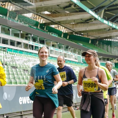 13.09.2026 - 21. swb-Marathon Bremen Michael Burmester http://msf.ph/oto/10476574 13.09.2026 10:39:25 Laufen im Stadion 10135, 10138, 10139, 10156, 10168, 10169, 10188, 10190, 10204, 10205, 10217, 10229, 10234, 10238, 10259, 10260, 10279, 10280, 10305, 10314, 10360, 10363, 10364, 10378, 10386, 10404, 10457, 10465, 10469, 10484, 10493, 10501, 10505, 10510, 10511, 10526, 10556, 10570, 10576, 10580, 10595, 10599, 10609, 10616, 10619, 10630, 10645, 10653, 10660, 10661, 10662, 10664, 10681, 10682, 10686, 10695, 10696, 10697, 10712, 10737, 10743, 10751, 10802, 10823 meine-sportfotos.de