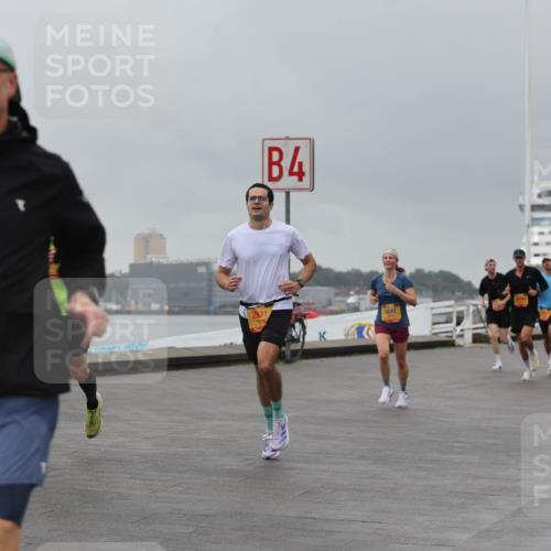 13.09.2026 - Kiel Lauf Andreas Tolksdorf http://msf.ph/oto/10476579 13.09.2026 11:49:33 Kiellinie 4, 2931, 3641, 3 meine-sportfotos.de