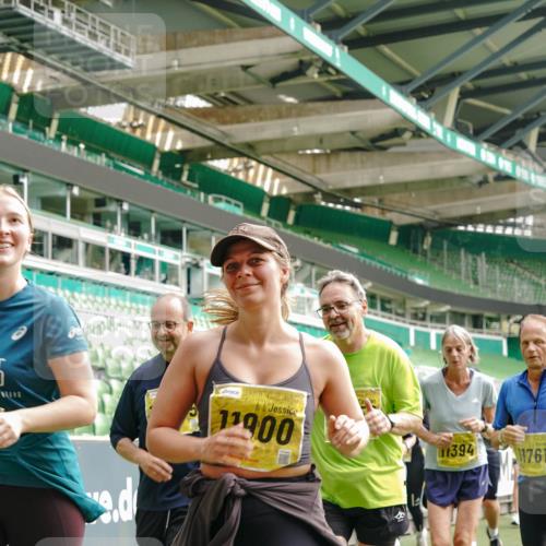 13.09.2026 - 21. swb-Marathon Bremen Michael Burmester http://msf.ph/oto/10476590 13.09.2026 10:39:26 Laufen im Stadion 10135, 10138, 10139, 10156, 10168, 10169, 10188, 10190, 10204, 10205, 10217, 10229, 10234, 10238, 10259, 10260, 10279, 10280, 10305, 10314, 10360, 10363, 10364, 10378, 10386, 10404, 10457, 10465, 10469, 10484, 10493, 10501, 10505, 10510, 10511, 10526, 10556, 10570, 10576, 10580, 10595, 10599, 10609, 10616, 10619, 10630, 10645, 10653, 10660, 10661, 10662, 10664, 10681, 10682, 10686, 10695, 10696, 10697, 10712, 10737, 10743, 10751, 10802, 10823 meine-sportfotos.de