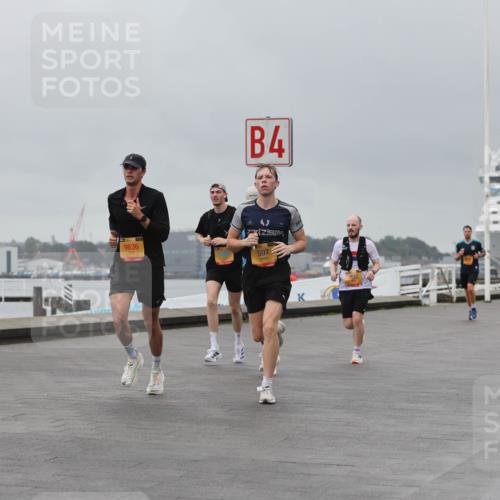 13.09.2026 - Kiel Lauf Andreas Tolksdorf http://msf.ph/oto/10476640 13.09.2026 11:49:37 Kiellinie 9836, 4, 507, 3 meine-sportfotos.de