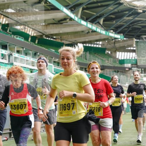 13.09.2026 - 21. swb-Marathon Bremen Michael Burmester http://msf.ph/oto/10476742 13.09.2026 10:39:30 Laufen im Stadion 10135, 10138, 10139, 10156, 10168, 10169, 10188, 10204, 10205, 10217, 10229, 10234, 10238, 10259, 10260, 10279, 10280, 10299, 10314, 10360, 10363, 10364, 10378, 10386, 10404, 10457, 10465, 10469, 10484, 10493, 10501, 10505, 10510, 10511, 10526, 10556, 10570, 10576, 10580, 10595, 10599, 10609, 10616, 10619, 10630, 10645, 10653, 10660, 10661, 10662, 10664, 10681, 10682, 10686, 10695, 10696, 10697, 10712, 10737, 10743, 10751, 10802 meine-sportfotos.de