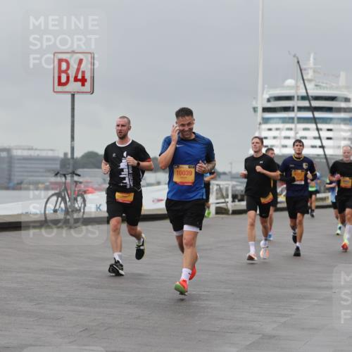 13.09.2026 - Kiel Lauf Andreas Tolksdorf http://msf.ph/oto/10476757 13.09.2026 11:49:45 Kiellinie 4, 39, 10039, 8157, 3 meine-sportfotos.de