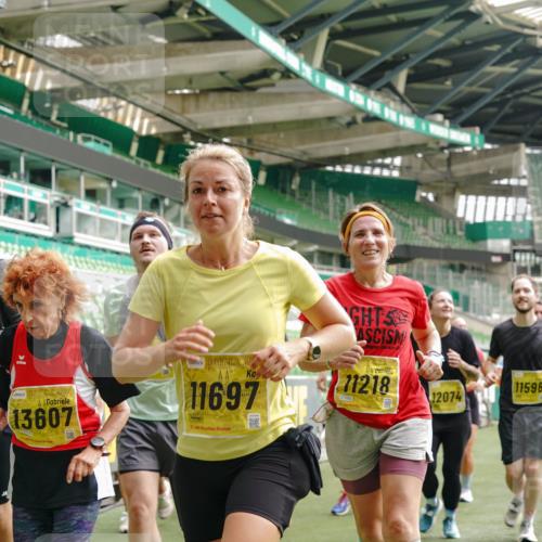 13.09.2026 - 21. swb-Marathon Bremen Michael Burmester http://msf.ph/oto/10476765 13.09.2026 10:39:30 Laufen im Stadion 10135, 10138, 10139, 10156, 10168, 10169, 10188, 10204, 10205, 10217, 10229, 10234, 10238, 10259, 10260, 10279, 10280, 10299, 10314, 10360, 10363, 10364, 10378, 10386, 10404, 10457, 10465, 10469, 10484, 10493, 10501, 10505, 10510, 10511, 10526, 10556, 10570, 10576, 10580, 10595, 10599, 10609, 10616, 10619, 10630, 10645, 10653, 10660, 10661, 10662, 10664, 10681, 10682, 10686, 10695, 10696, 10697, 10712, 10737, 10743, 10751, 10802 meine-sportfotos.de