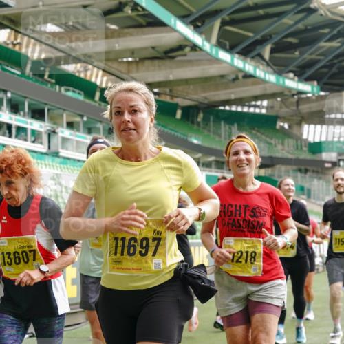 13.09.2026 - 21. swb-Marathon Bremen Michael Burmester http://msf.ph/oto/10476776 13.09.2026 10:39:30 Laufen im Stadion 10135, 10138, 10139, 10156, 10168, 10169, 10188, 10204, 10205, 10217, 10229, 10234, 10238, 10259, 10260, 10279, 10280, 10299, 10314, 10360, 10363, 10364, 10378, 10386, 10404, 10457, 10465, 10469, 10484, 10493, 10501, 10505, 10510, 10511, 10526, 10556, 10570, 10576, 10580, 10595, 10599, 10609, 10616, 10619, 10630, 10645, 10653, 10660, 10661, 10662, 10664, 10681, 10682, 10686, 10695, 10696, 10697, 10712, 10737, 10743, 10751, 10802 meine-sportfotos.de