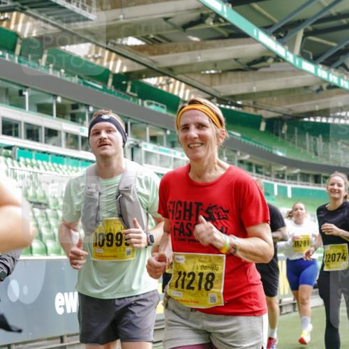 13.09.2026 - 21. swb-Marathon Bremen Michael Burmester http://msf.ph/oto/10476809 13.09.2026 10:39:31 Laufen im Stadion 10135, 10138, 10139, 10156, 10168, 10169, 10188, 10204, 10205, 10217, 10229, 10234, 10238, 10259, 10260, 10279, 10280, 10299, 10314, 10360, 10363, 10364, 10378, 10386, 10404, 10457, 10469, 10484, 10493, 10501, 10505, 10510, 10511, 10526, 10556, 10570, 10576, 10580, 10595, 10599, 10609, 10616, 10619, 10630, 10645, 10653, 10660, 10661, 10662, 10664, 10681, 10682, 10686, 10695, 10696, 10697, 10712, 10737, 10743, 10751, 10802 meine-sportfotos.de