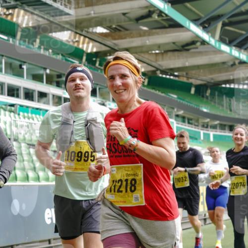 13.09.2026 - 21. swb-Marathon Bremen Michael Burmester http://msf.ph/oto/10476821 13.09.2026 10:39:31 Laufen im Stadion 10135, 10138, 10139, 10156, 10168, 10169, 10188, 10204, 10205, 10217, 10229, 10234, 10238, 10259, 10260, 10279, 10280, 10299, 10314, 10360, 10363, 10364, 10378, 10386, 10404, 10457, 10469, 10484, 10493, 10501, 10505, 10510, 10511, 10526, 10556, 10570, 10576, 10580, 10595, 10599, 10609, 10616, 10619, 10630, 10645, 10653, 10660, 10661, 10662, 10664, 10681, 10682, 10686, 10695, 10696, 10697, 10712, 10737, 10743, 10751, 10802 meine-sportfotos.de