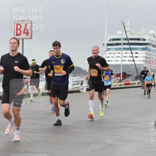 13.09.2026 - Kiel Lauf Andreas Tolksdorf http://msf.ph/oto/10476822 13.09.2026 11:49:49 Kiellinie 7189, 4, 8157, 5845, 3 meine-sportfotos.de