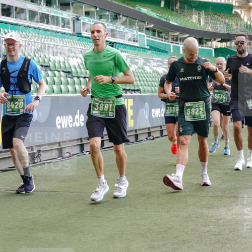 13.09.2026 - 21. swb-Marathon Bremen Michael Burmester http://msf.ph/oto/10476851 13.09.2026 13:17:11 Laufen im Stadion 134, 153, 231, 267, 271, 311, 449, 588, 598, 612, 653, 990, 1057, 1185, 1312, 1424, 1425, 1465, 1539, 1790, 1813, 1825, 1987, 2013, 2067, 2096, 2218, 2259, 2351, 2363, 2381, 2389, 2419, 2468, 2532, 2550, 2562, 2579, 2586, 2601, 2647, 2655, 2664, 2678, 2698, 2778, 2797, 2799, 2821, 2846, 2974, 2984, 2996, 3001, 3104, 3133, 3180, 3195, 3213, 3237, 3314, 3331, 3337, 3366, 3387, 3421, 3431, 3479, 3486, 3501, 3506, 3512, 3548, 3654 meine-sportfotos.de