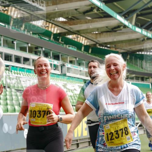 13.09.2026 - 21. swb-Marathon Bremen Michael Burmester http://msf.ph/oto/10476950 13.09.2026 10:39:34 Laufen im Stadion 10135, 10138, 10139, 10156, 10168, 10169, 10188, 10204, 10205, 10213, 10217, 10229, 10234, 10238, 10259, 10260, 10279, 10280, 10299, 10314, 10321, 10360, 10363, 10364, 10378, 10386, 10404, 10417, 10457, 10469, 10484, 10493, 10501, 10505, 10510, 10511, 10526, 10556, 10570, 10576, 10580, 10595, 10599, 10609, 10616, 10619, 10630, 10645, 10653, 10660, 10661, 10662, 10664, 10681, 10682, 10686, 10695, 10696, 10697, 10712, 10737, 10743, 10751, 10802 meine-sportfotos.de