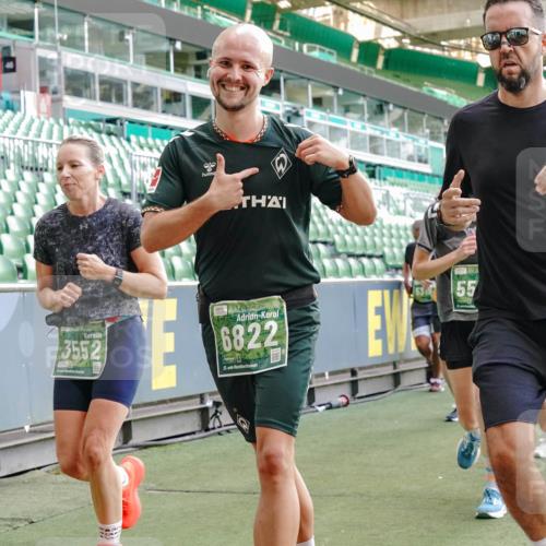 13.09.2026 - 21. swb-Marathon Bremen Michael Burmester http://msf.ph/oto/10476952 13.09.2026 13:17:14 Laufen im Stadion 134, 153, 231, 267, 271, 311, 449, 588, 598, 612, 653, 837, 990, 1057, 1185, 1312, 1424, 1425, 1465, 1539, 1790, 1813, 1825, 1987, 2013, 2067, 2096, 2218, 2259, 2351, 2363, 2381, 2389, 2419, 2468, 2532, 2550, 2562, 2579, 2586, 2601, 2647, 2655, 2664, 2678, 2698, 2778, 2797, 2799, 2821, 2846, 2893, 2974, 2984, 2996, 3001, 3104, 3133, 3180, 3195, 3210, 3213, 3237, 3314, 3331, 3337, 3366, 3387, 3421, 3431, 3479, 3486, 3501, 3506, 3512, 3548, 3654 meine-sportfotos.de