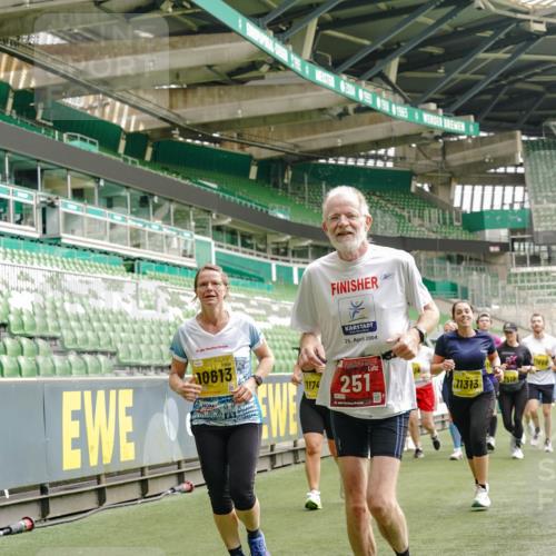 13.09.2026 - 21. swb-Marathon Bremen Michael Burmester http://msf.ph/oto/10476992 13.09.2026 10:39:36 Laufen im Stadion 10135, 10138, 10139, 10156, 10168, 10169, 10188, 10204, 10205, 10213, 10217, 10229, 10234, 10238, 10259, 10260, 10279, 10280, 10299, 10314, 10321, 10360, 10363, 10364, 10378, 10386, 10404, 10417, 10457, 10469, 10484, 10493, 10501, 10505, 10510, 10511, 10526, 10556, 10570, 10576, 10580, 10595, 10599, 10609, 10616, 10619, 10630, 10645, 10653, 10660, 10661, 10662, 10664, 10681, 10682, 10686, 10695, 10696, 10697, 10712, 10737, 10743, 10751, 10802 meine-sportfotos.de